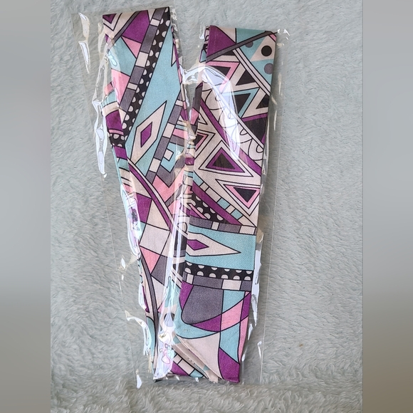 Pair Of Matching Mini Scarves - Picture 13 of 13